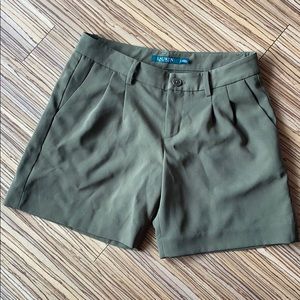 Lauren army green pleated shorts!